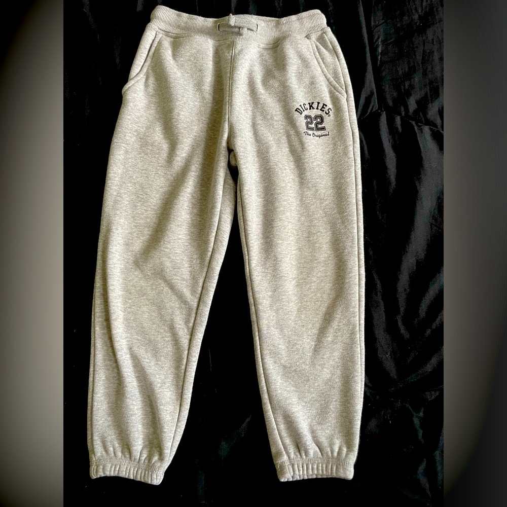 Youth dickies sweat pants!